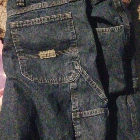 Shorts - Picture 3 of 4